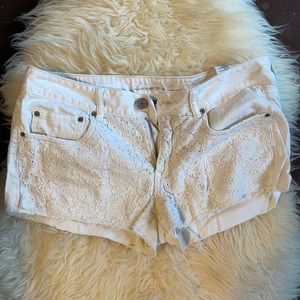 White American Eagle shorts!